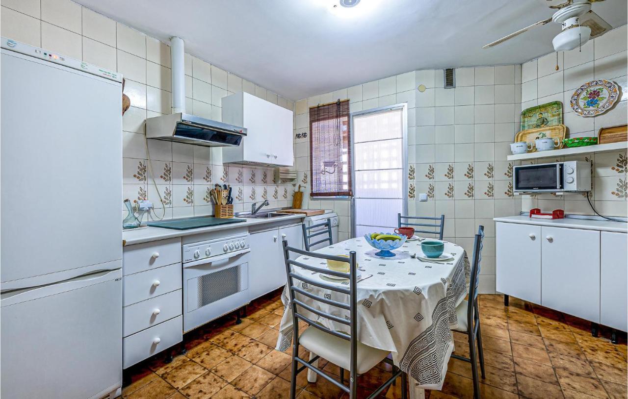 4 Bedroom Nice Apartment In Torremolinos Buitenkant foto